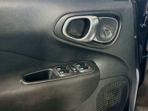 Used 2017 FIAT 500L Pop w/ Popular Equipment Package image 19