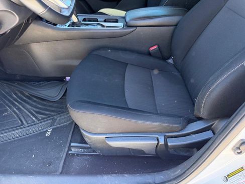 Used 2022 Nissan Sentra SV FWD image 18
