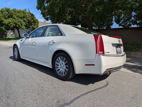 Used 2013 Cadillac CTS Luxury RWD image 3