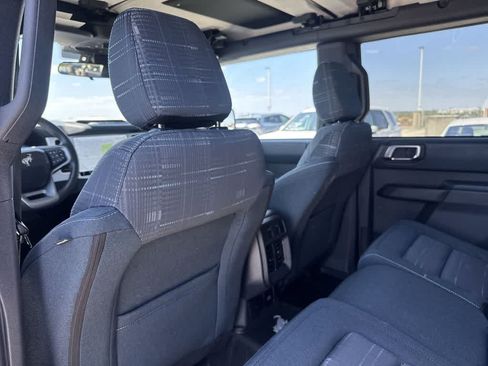 Used 2025 Ford Bronco Heritage Edition AWD/4WD image 22