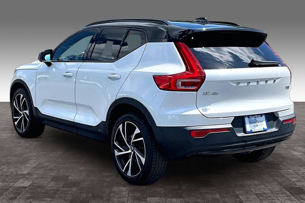 Used 2021 Volvo XC40 T5 R-Design w/ Advanced Package AWD/4WD image 25