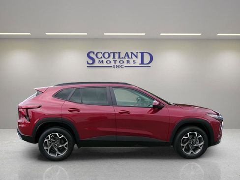 Used 2024 Chevrolet Trax LT image 5