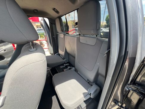 Used 2012 Toyota Tacoma PreRunner w/ SR5 Pkg RWD image 12