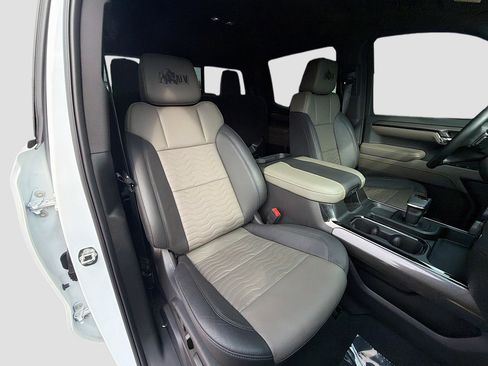 Used 2024 Chevrolet Silverado 1500 ZR2 w/ ZR2 Bison Edition image 15