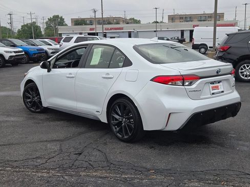 Used 2024 Toyota Corolla SE w/ SE Package AWD/4WD image 23