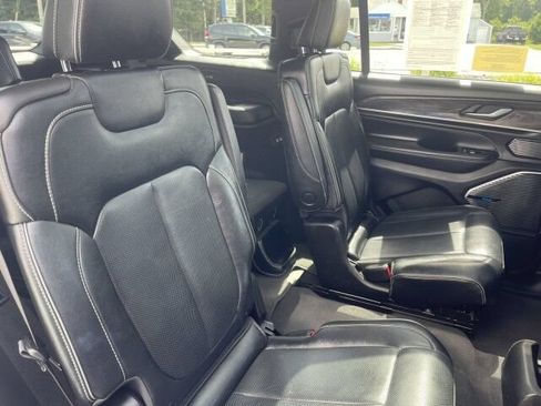 Used 2023 Jeep Grand Cherokee L Overland AWD/4WD image 14