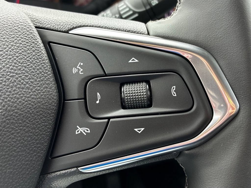New 2026 Chevrolet Trax LT w/ LT Convenience Package FWD image 8
