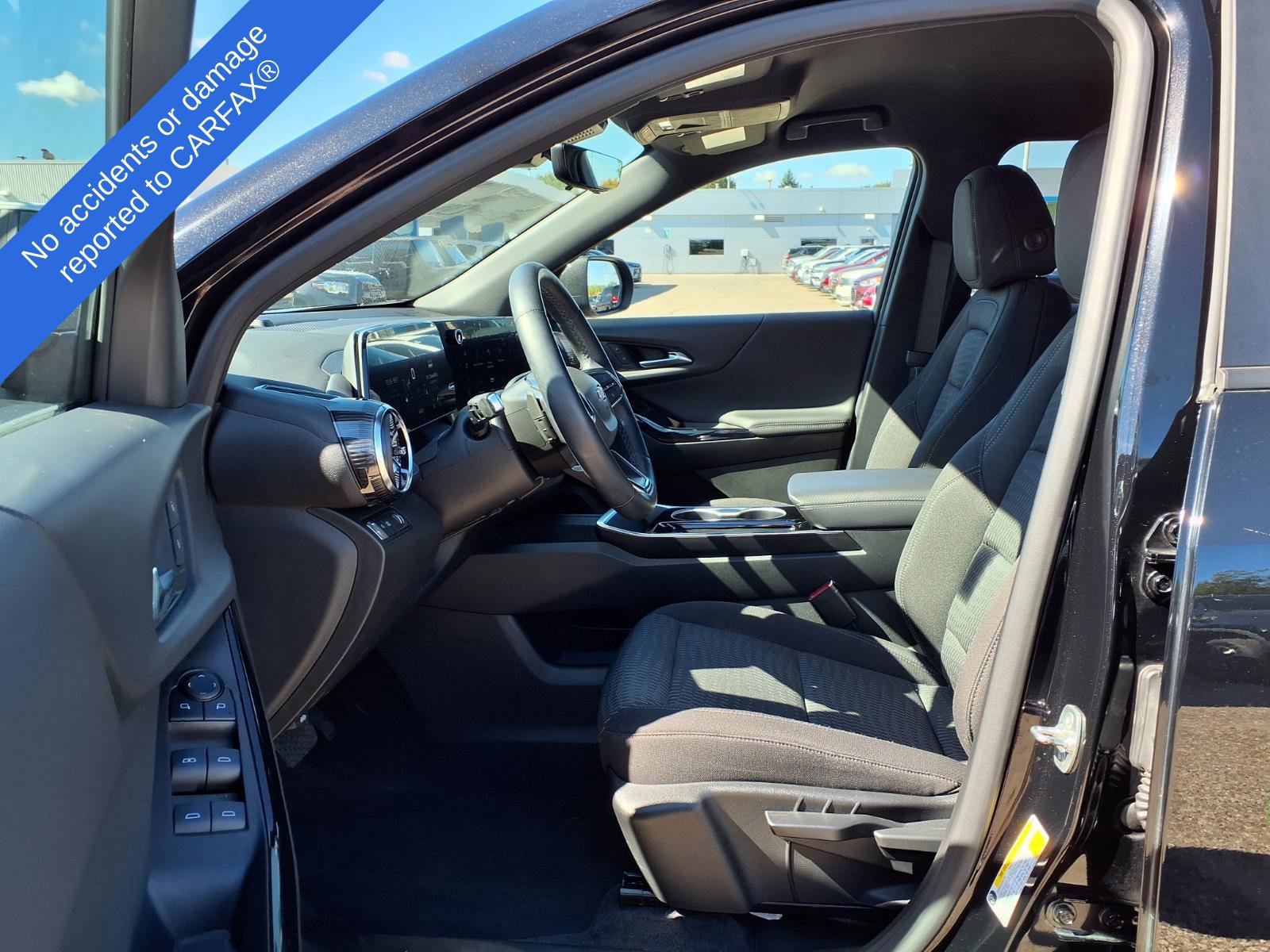 Used 2025 Chevrolet Equinox LT w/ Safety and Technology Package FWD image 18