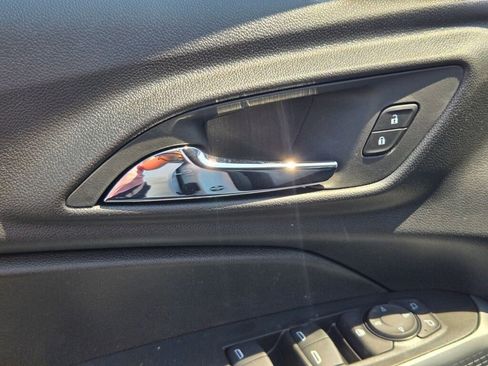 New 2026 Chevrolet Trax LS image 18