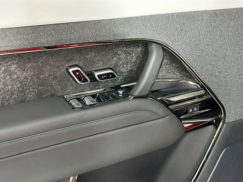 Used 2023 Land Rover Range Rover Sport First Edition image 16