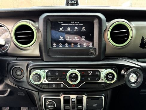 Used 2020 Jeep Wrangler Unlimited Sport image 34