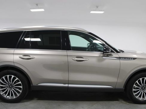Used 2021 Lincoln Aviator Reserve w/ Equipment Group 201A AWD/4WD image 11