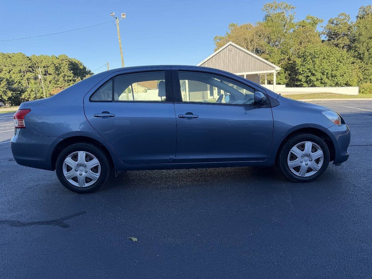Used 2008 Toyota Yaris Sedan w/ Convenience Pkg FWD image 9