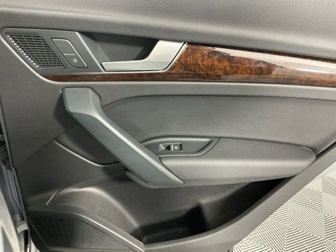Used 2018 Audi Q5 2.0T Premium Plus image 11