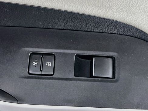 Used 2021 Toyota RAV4 Limited AWD/4WD image 30