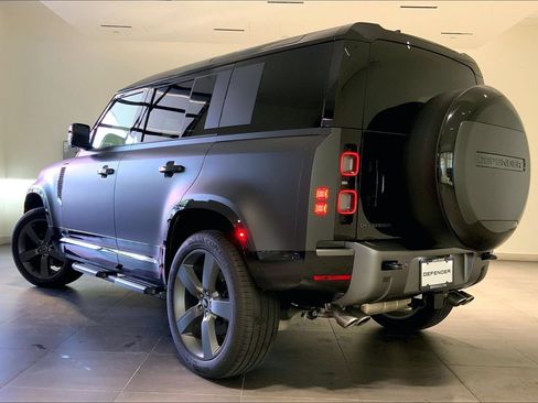 Certified 2025 Land Rover Defender 110 V8 AWD/4WD image 3