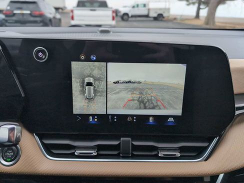 Used 2025 Chevrolet Equinox ACTIV w/ Safety and Technology Package image 15