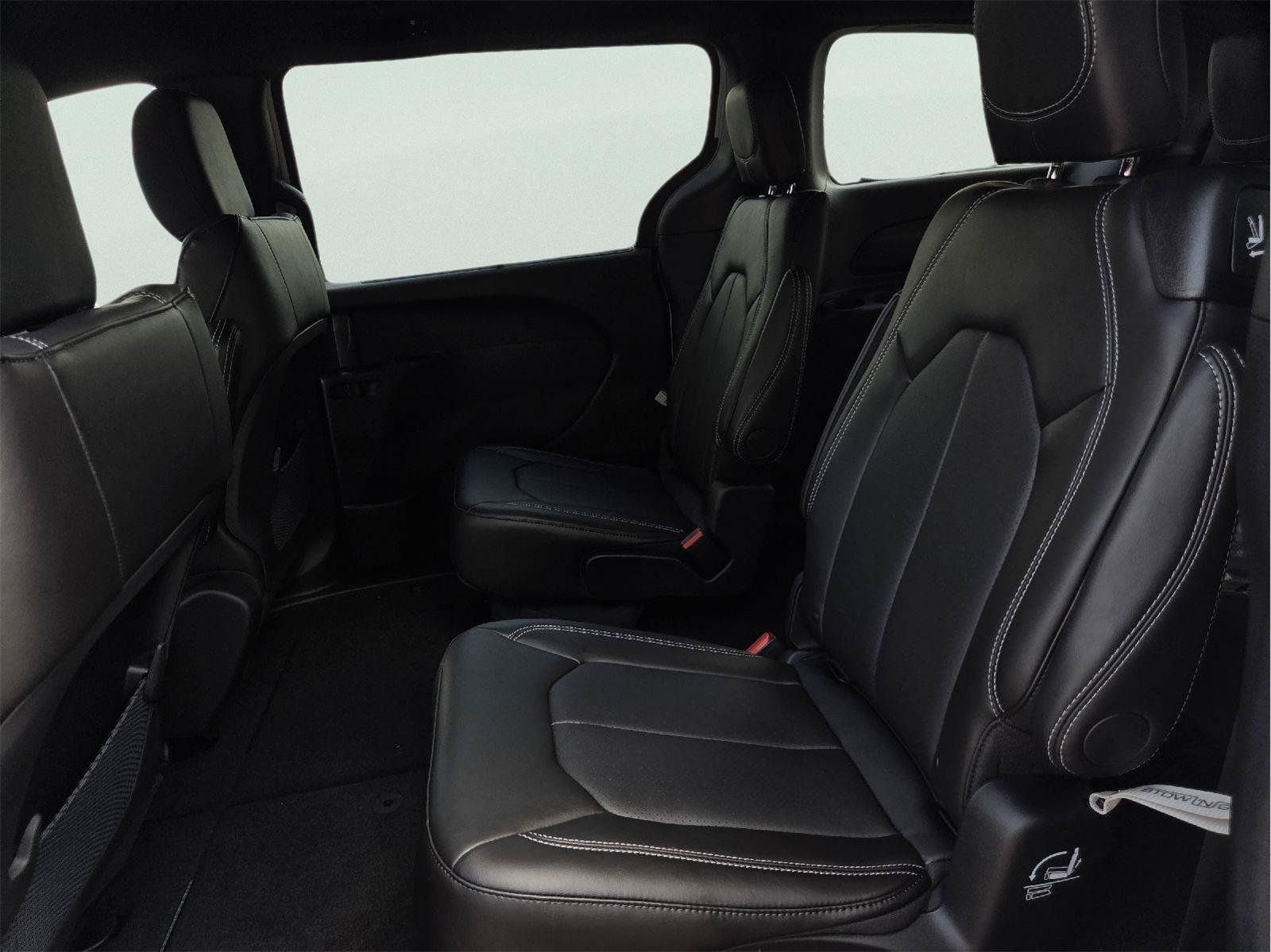 New 2027 Chrysler Pacifica LX FWD image 16