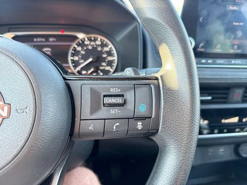 Used 2023 Nissan Rogue SV AWD/4WD image 16