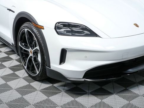 Certified 2025 Porsche Taycan 4S AWD/4WD image 33