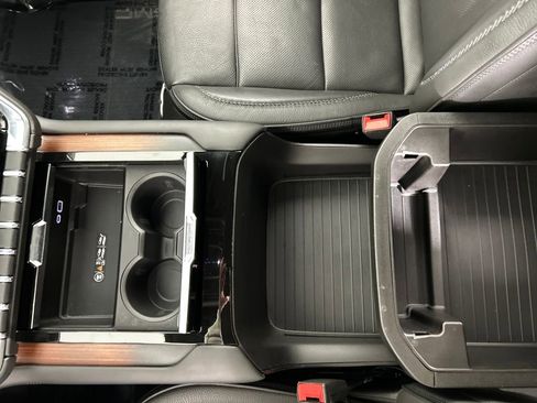 Used 2025 GMC Yukon Denali image 16