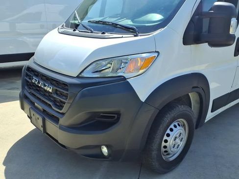 Used 2025 RAM ProMaster 2500 w/ Convenience Group FWD image 8