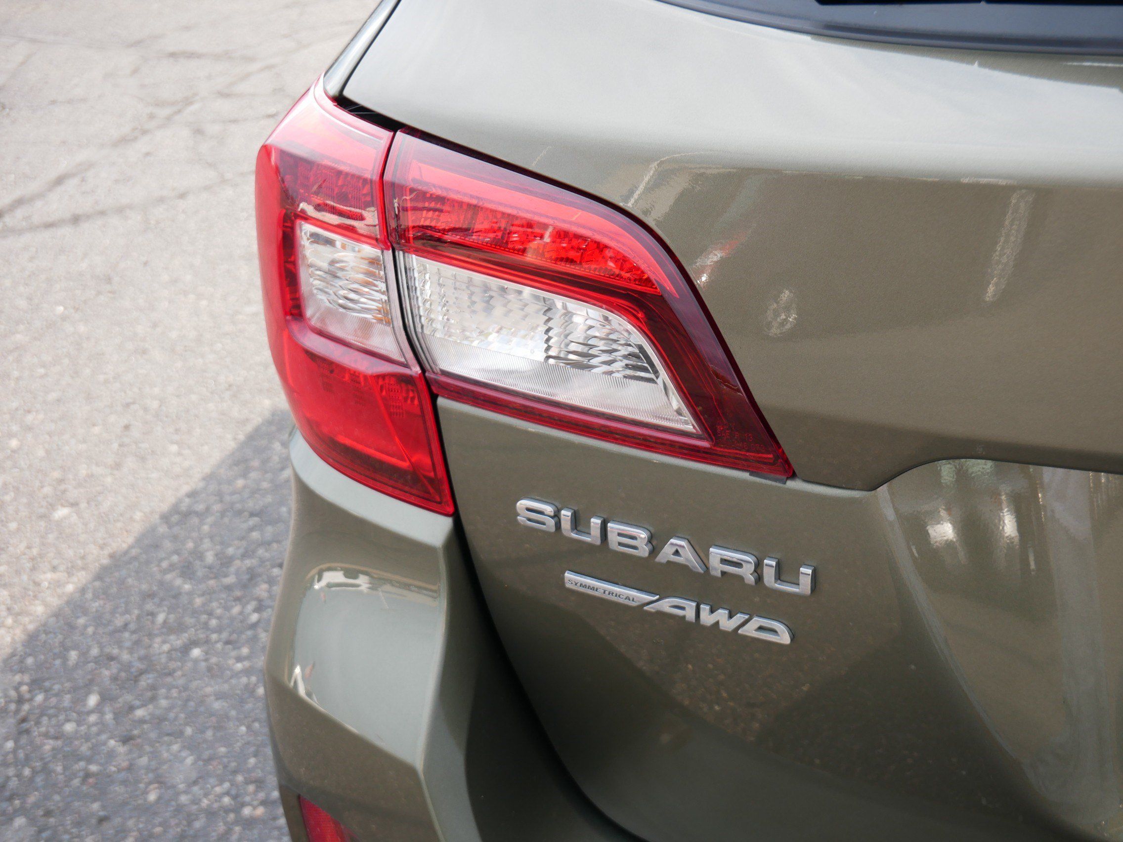 Used 2017 Subaru Outback 2.5i Limited AWD/4WD image 17