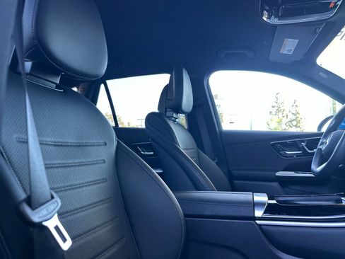 Certified 2025 Mercedes-Benz GLC 300 4MATIC image 18