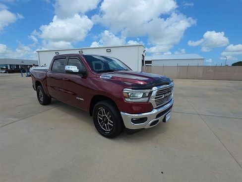 Used 2023 RAM 1500 Laramie AWD/4WD image 5