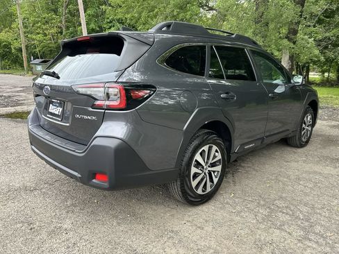 Certified 2025 Subaru Outback Premium AWD/4WD image 8