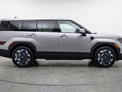 Used 2025 Hyundai Santa Fe SEL image 11