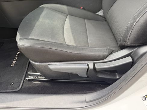 Used 2024 Nissan Sentra SV FWD image 25