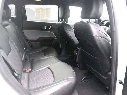 Used 2024 Jeep Compass Latitude image 22