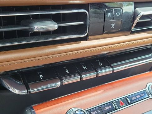 Certified 2023 Lincoln Aviator Reserve RWD image 29
