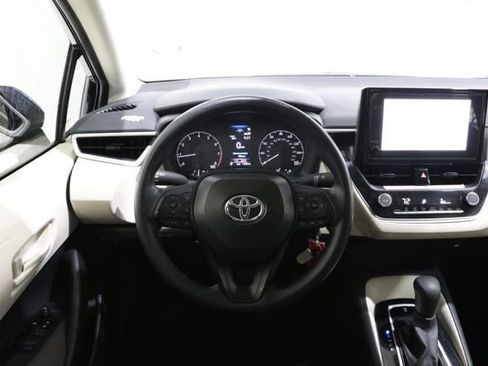 Used 2025 Toyota Corolla LE FWD image 13
