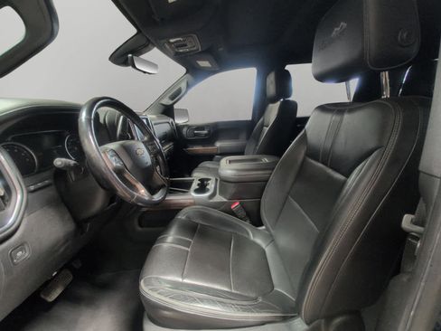 Used 2019 Chevrolet Silverado 1500 High Country w/ Technology Package AWD/4WD image 9