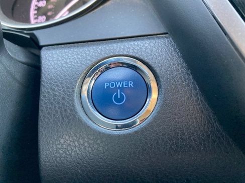 Used 2023 Toyota Camry XLE w/ Cold Weather Package FWD image 18