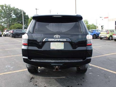Used 2016 Toyota 4Runner SR5 AWD/4WD image 6
