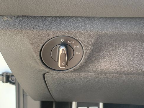 Used 2025 Volkswagen Jetta Sport FWD image 32