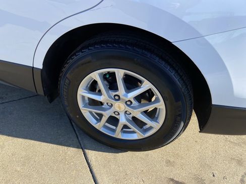 Used 2024 Chevrolet Equinox LT image 29
