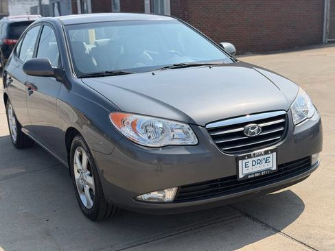 Used 2009 Hyundai Elantra SE FWD image 3