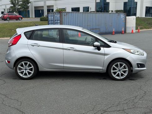 Used 2019 Ford Fiesta SE w/ Equipment Group 201A FWD image 7