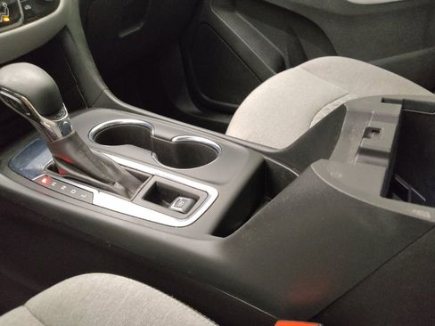 Used 2024 Chevrolet Equinox LS FWD image 26