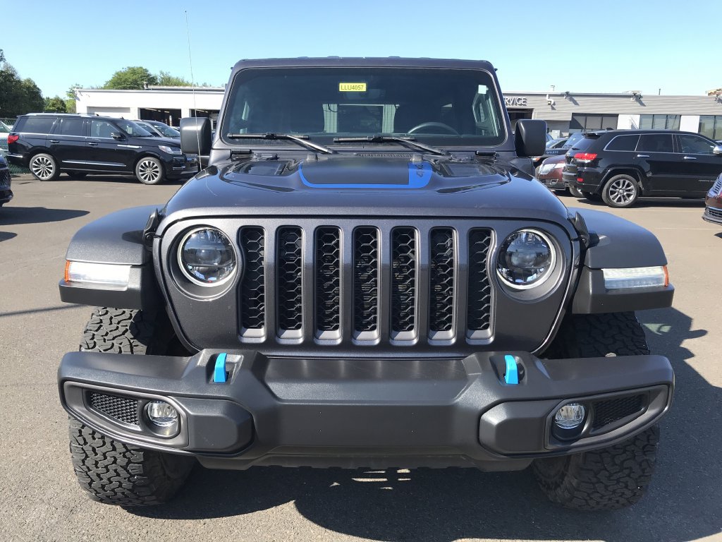 Used 2023 Jeep Wrangler Unlimited Rubicon 4xe w/ Cold Weather Group AWD/4WD image 9