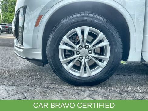 Certified 2024 Cadillac XT6 Luxury w/ LPO, Floor Liner Package AWD/4WD image 33
