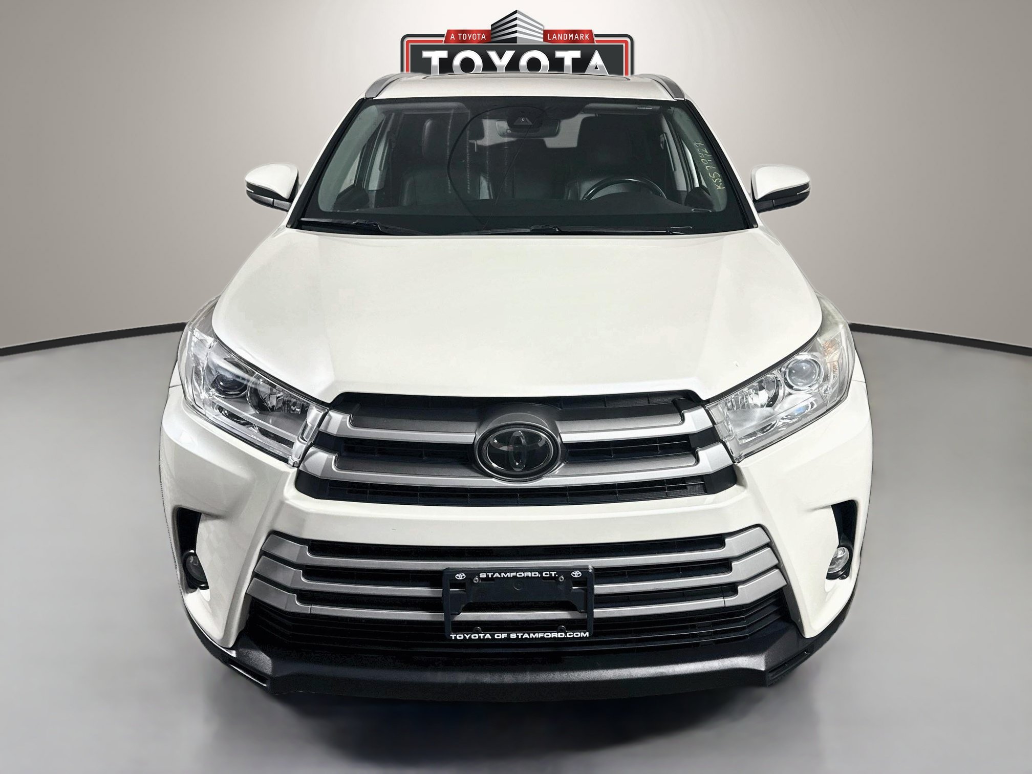 Certified 2019 Toyota Highlander XLE AWD/4WD image 2