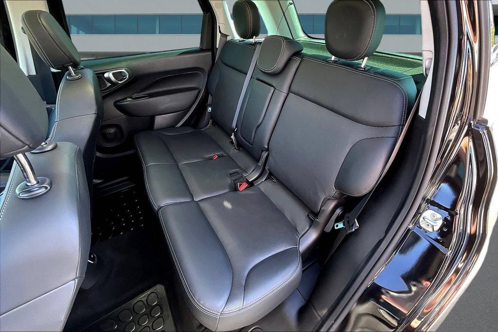 Used 2019 FIAT 500L Trekking FWD image 22