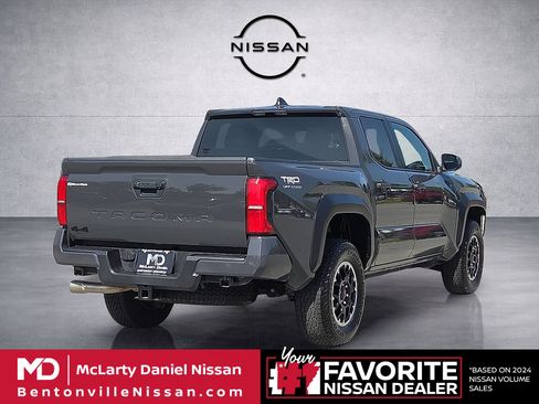 Used 2025 Toyota Tacoma TRD Off-Road AWD/4WD image 5