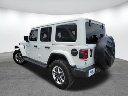 Used 2021 Jeep Wrangler Unlimited Sahara image 7