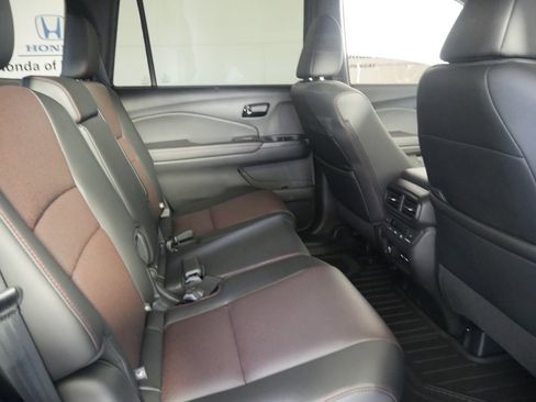 Used 2025 Honda Passport Black Edition image 8